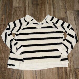 Hem & Thread Striped Light Sweater Long Sleeve